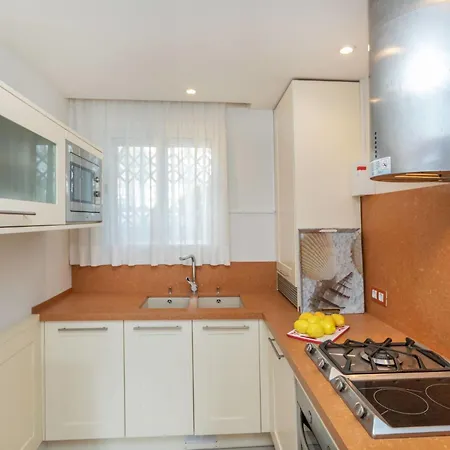 Edificio Panorama By Interhome * ミアミ・プラトーヤ